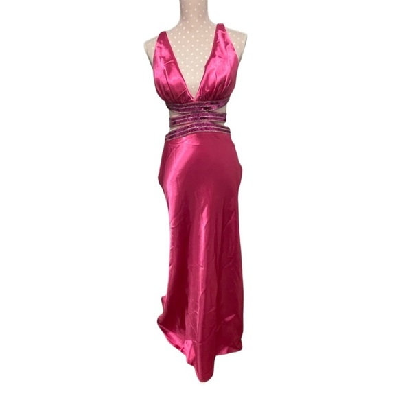 eva. Dresses & Skirts - Fabulous Fuschia Cutout dress